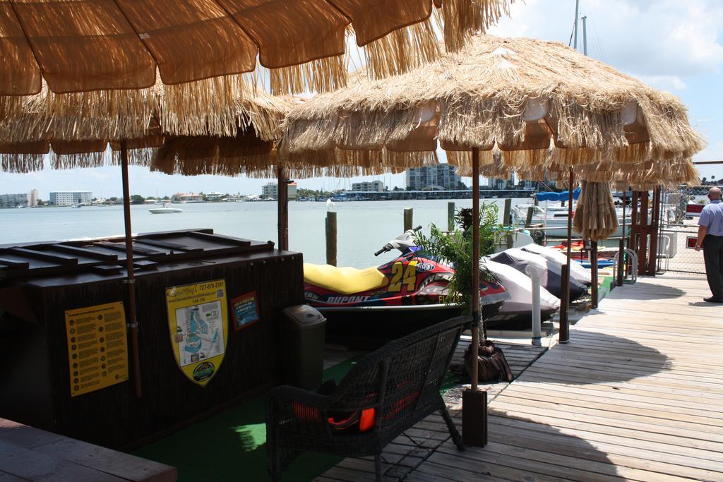 شاطئ كليرووتر Barefoot Bay Resort Motel المظهر الخارجي الصورة