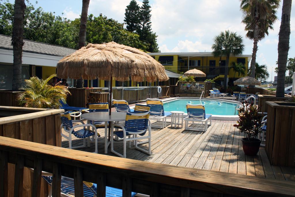 شاطئ كليرووتر Barefoot Bay Resort Motel المظهر الخارجي الصورة