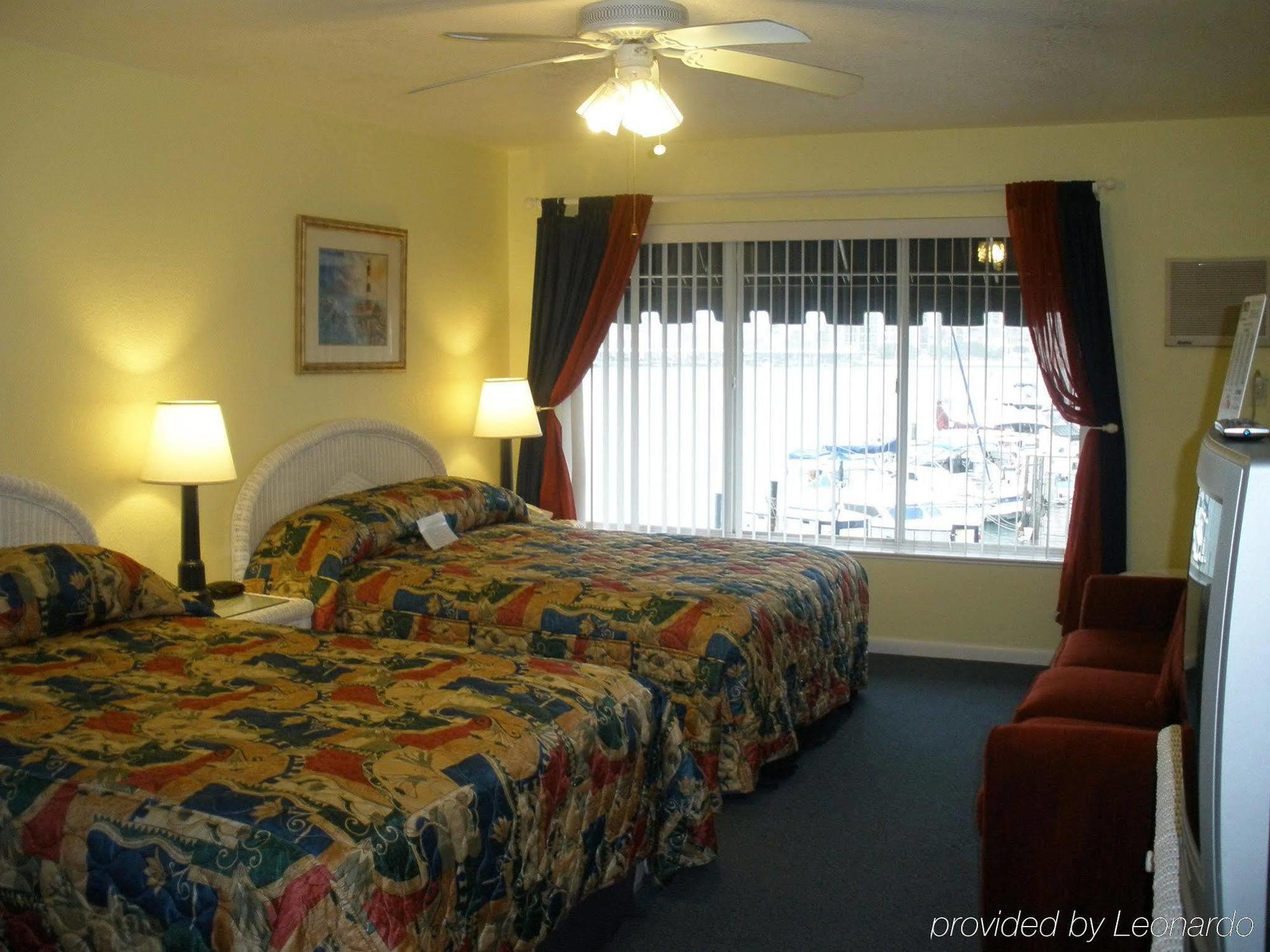 شاطئ كليرووتر Barefoot Bay Resort Motel الغرفة الصورة